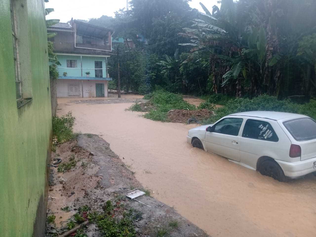 Camacã: Prefeitura mobiliza equipes após fortes chuvas que caíram na cidade